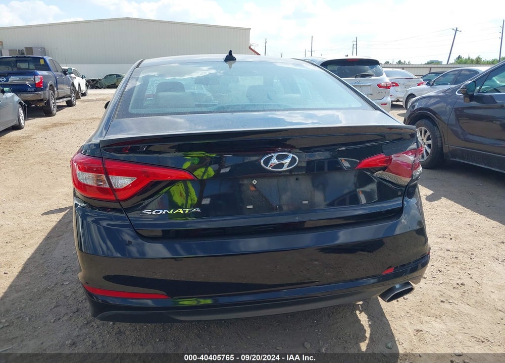 2015 HYUNDAI SONATA SE VIN: 5NPE24AF8FH208553