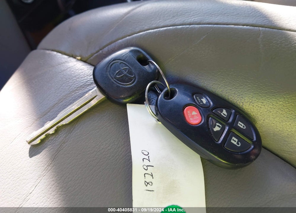 2010 TOYOTA SIENNA XLE VIN: 5TDDK4CC4AS028973