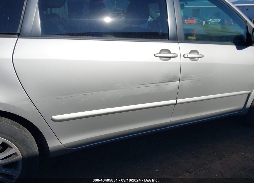 2010 TOYOTA SIENNA XLE VIN: 5TDDK4CC4AS028973
