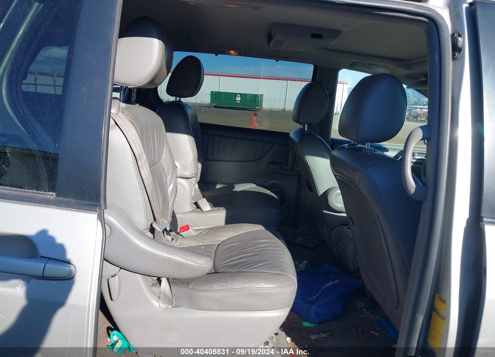 2010 TOYOTA SIENNA XLE VIN: 5TDDK4CC4AS028973