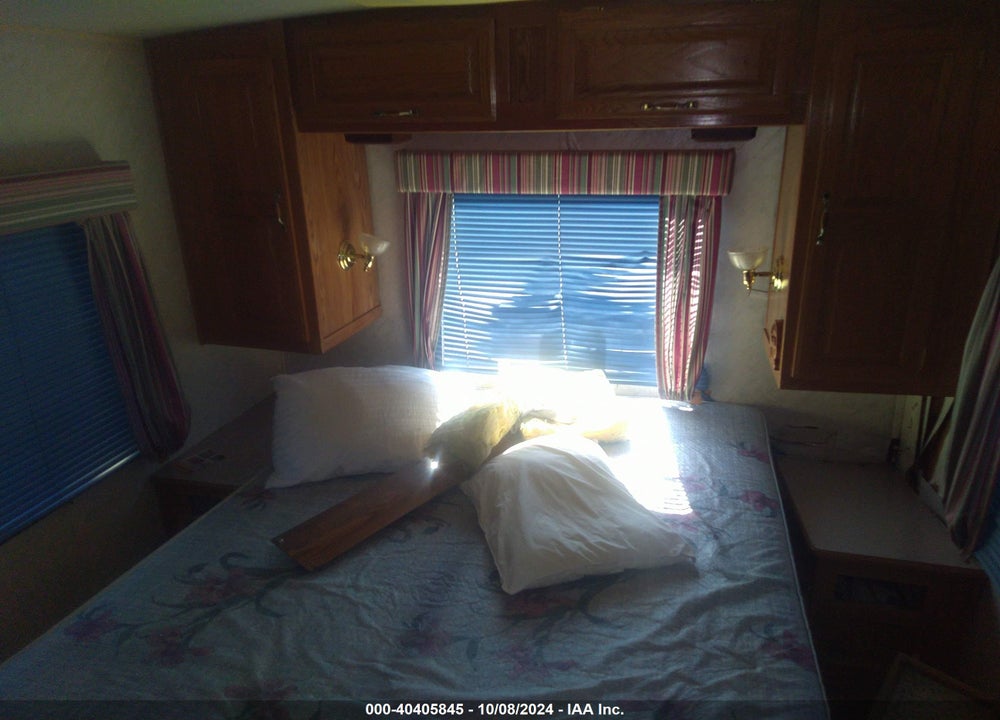 1992 SPARTAN MOTORS MOTORHOME VIN: 4S7KT9T15NC007376