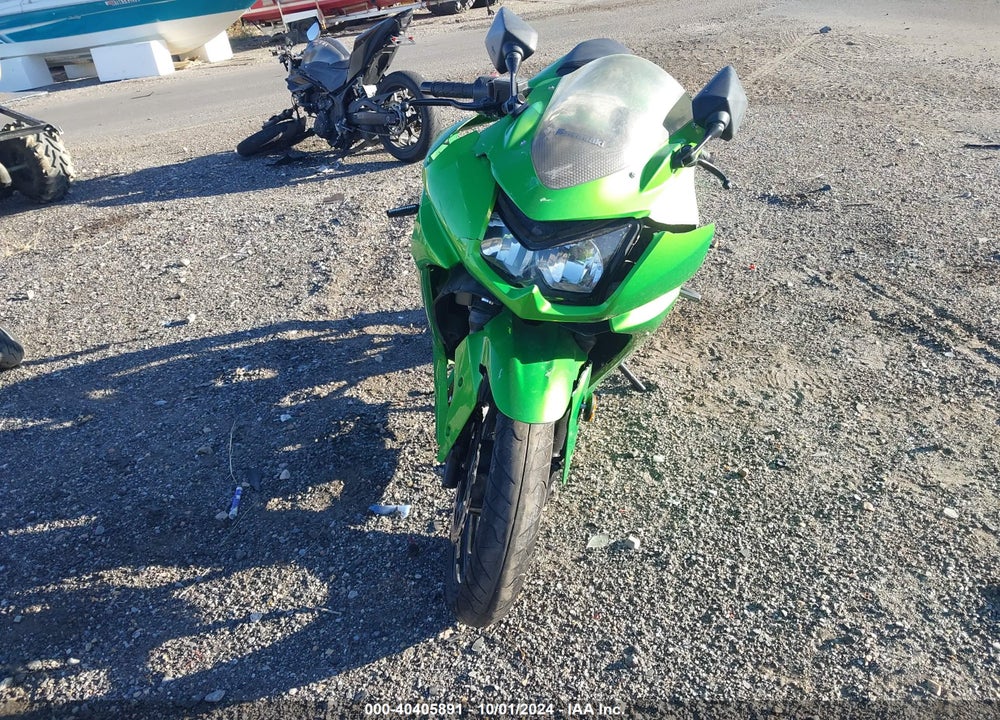 2012 KAWASAKI EX250 J VIN: JKAEXMJ15CDAB0173