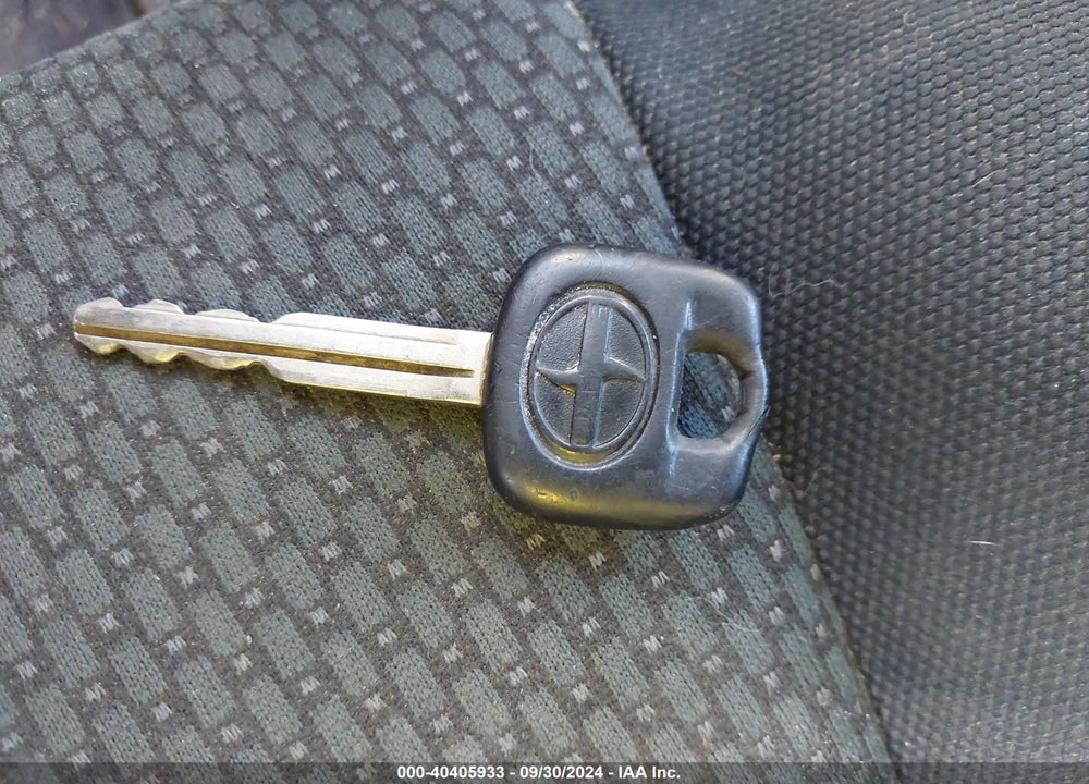 2006 SCION XB VIN: JTLKT324564105155