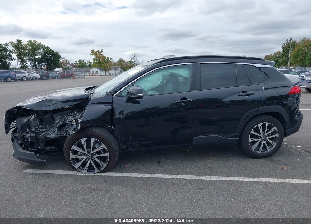 2022 TOYOTA COROLLA CROSS XLE VIN: 7MUDAABG1NV038362
