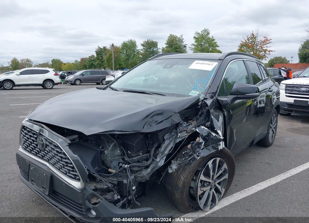 2022 TOYOTA COROLLA CROSS XLE VIN: 7MUDAABG1NV038362