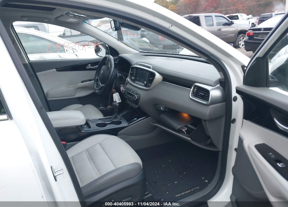 2019 KIA SORENTO 3.3L SX VIN: 5XYPKDA5XKG456644