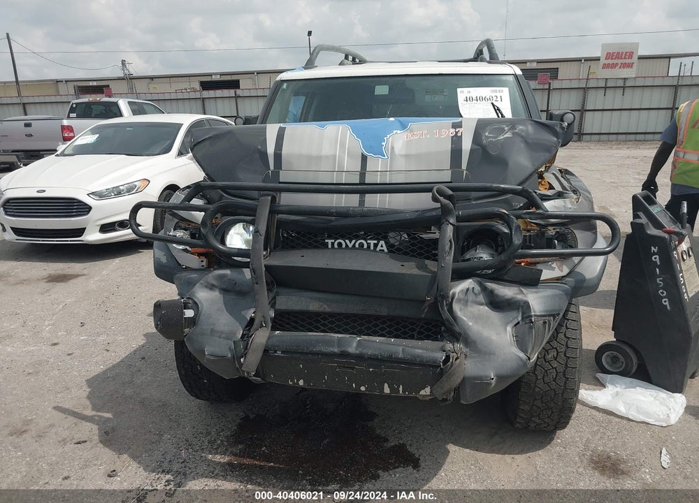 2007 TOYOTA FJ CRUISER VIN: JTEBU11F870007774