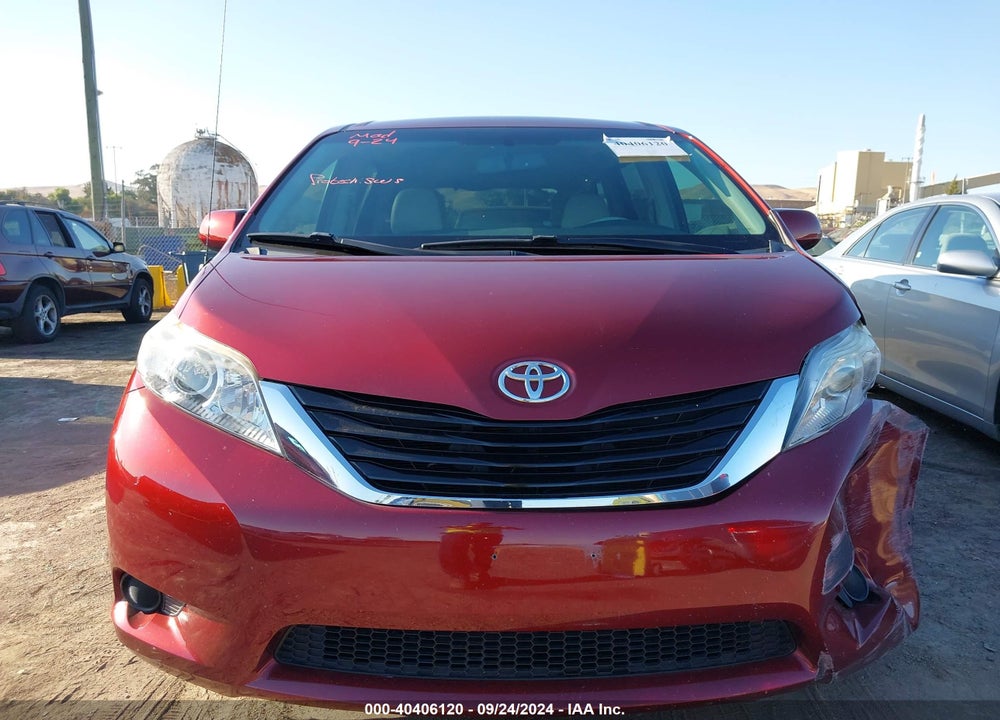 2014 TOYOTA SIENNA LE V6 8 PASSENGER VIN: 5TDKK3DC7ES456977