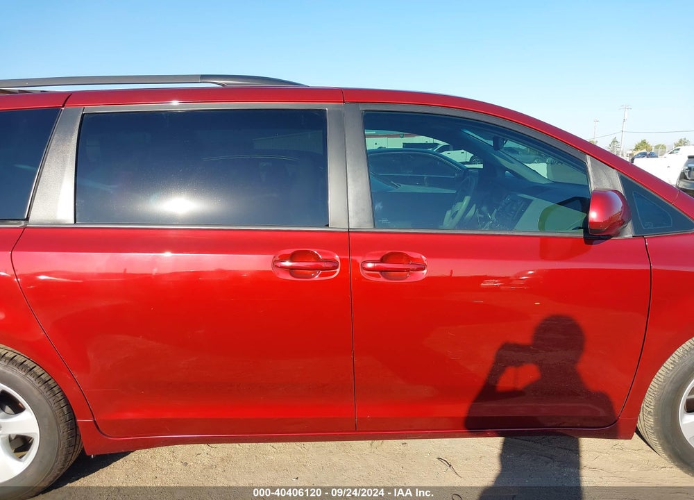 2014 TOYOTA SIENNA LE V6 8 PASSENGER VIN: 5TDKK3DC7ES456977