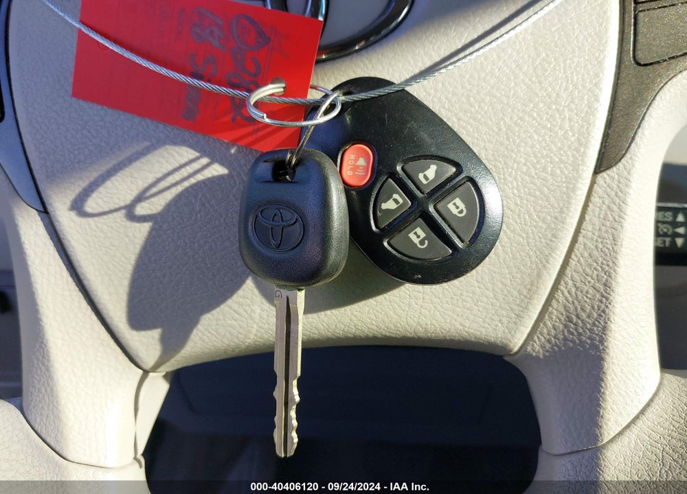 2014 TOYOTA SIENNA LE V6 8 PASSENGER VIN: 5TDKK3DC7ES456977