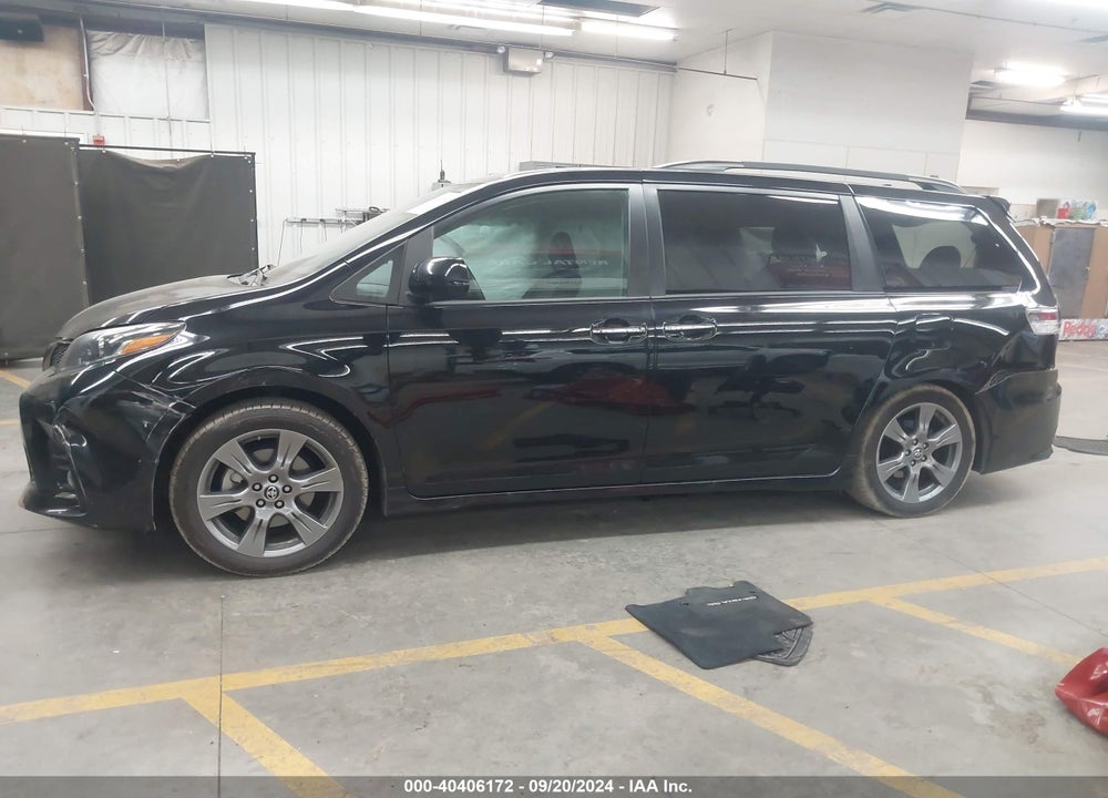 2018 TOYOTA SIENNA SE PREMIUM 8 PASSENGER VIN: 5TDXZ3DC4JS961449