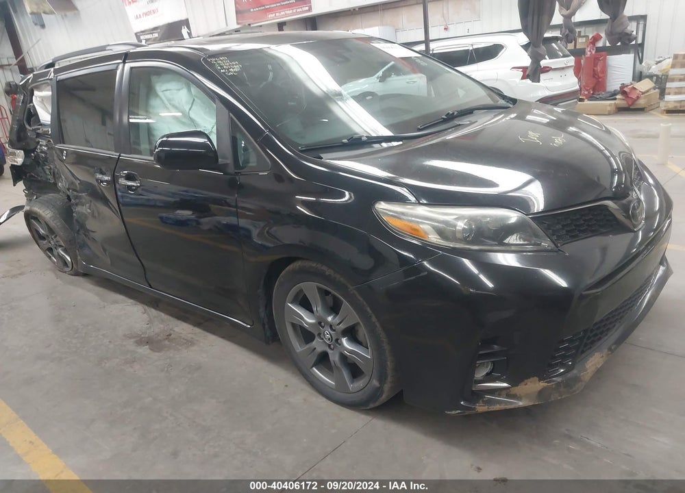 2018 TOYOTA SIENNA SE PREMIUM 8 PASSENGER VIN: 5TDXZ3DC4JS961449