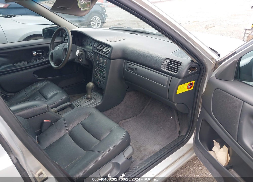 1998 VOLVO V70 GLT VIN: YV1LW5643W2361698