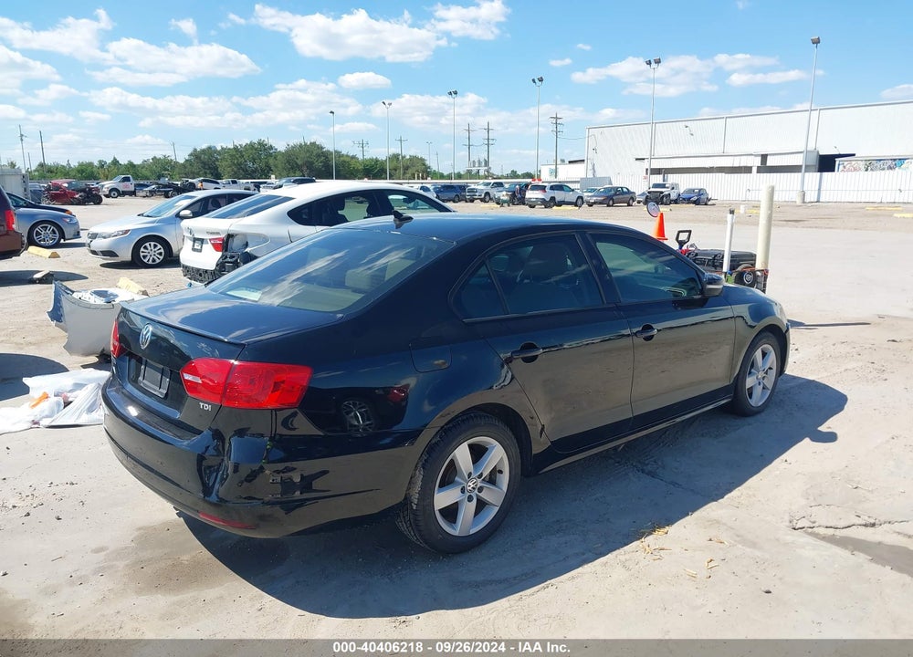 2012 VOLKSWAGEN JETTA 2.0L TDI VIN: 3VWLL7AJ7CM412192