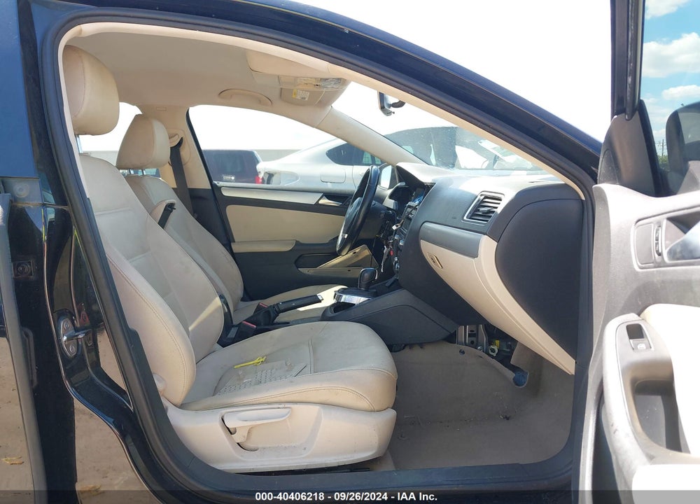 2012 VOLKSWAGEN JETTA 2.0L TDI VIN: 3VWLL7AJ7CM412192