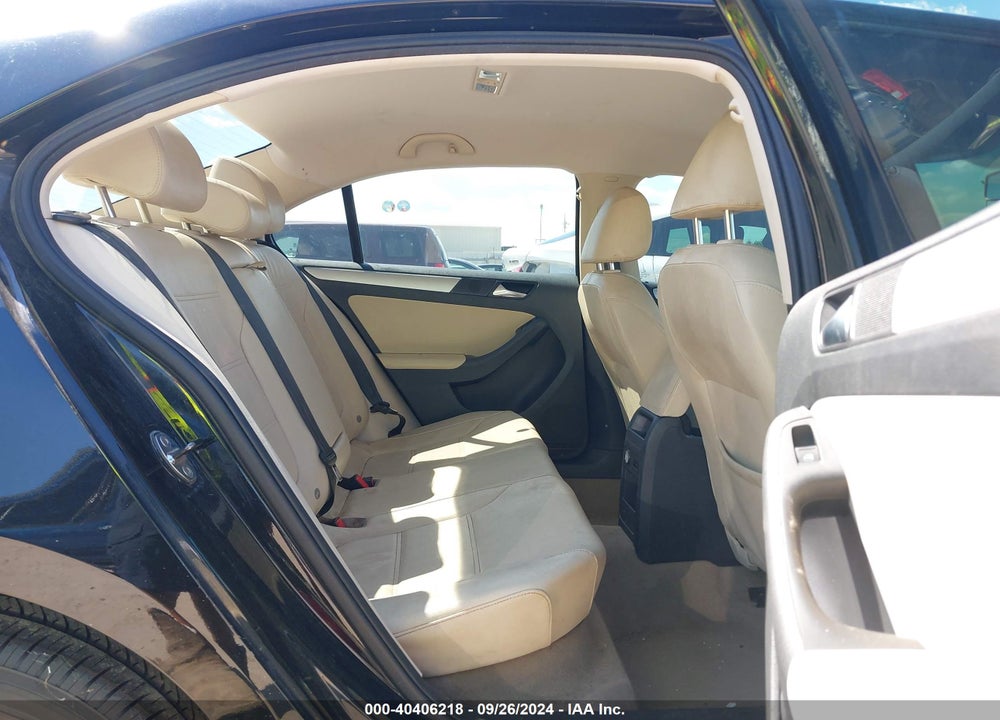 2012 VOLKSWAGEN JETTA 2.0L TDI VIN: 3VWLL7AJ7CM412192