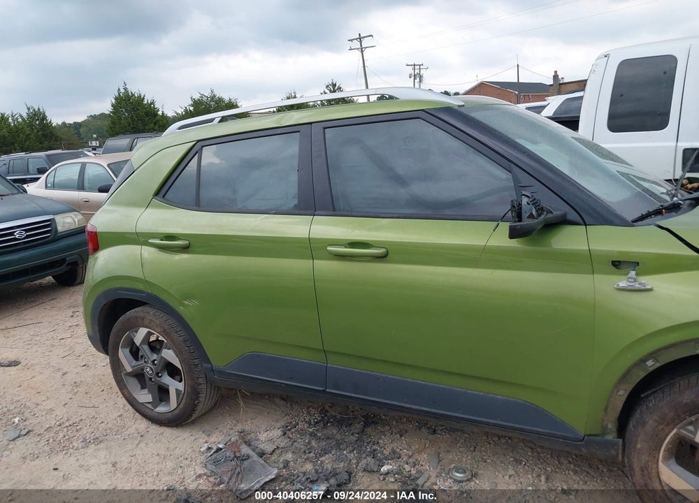 2022 HYUNDAI VENUE SEL VIN: KMHRC8A31NU162365