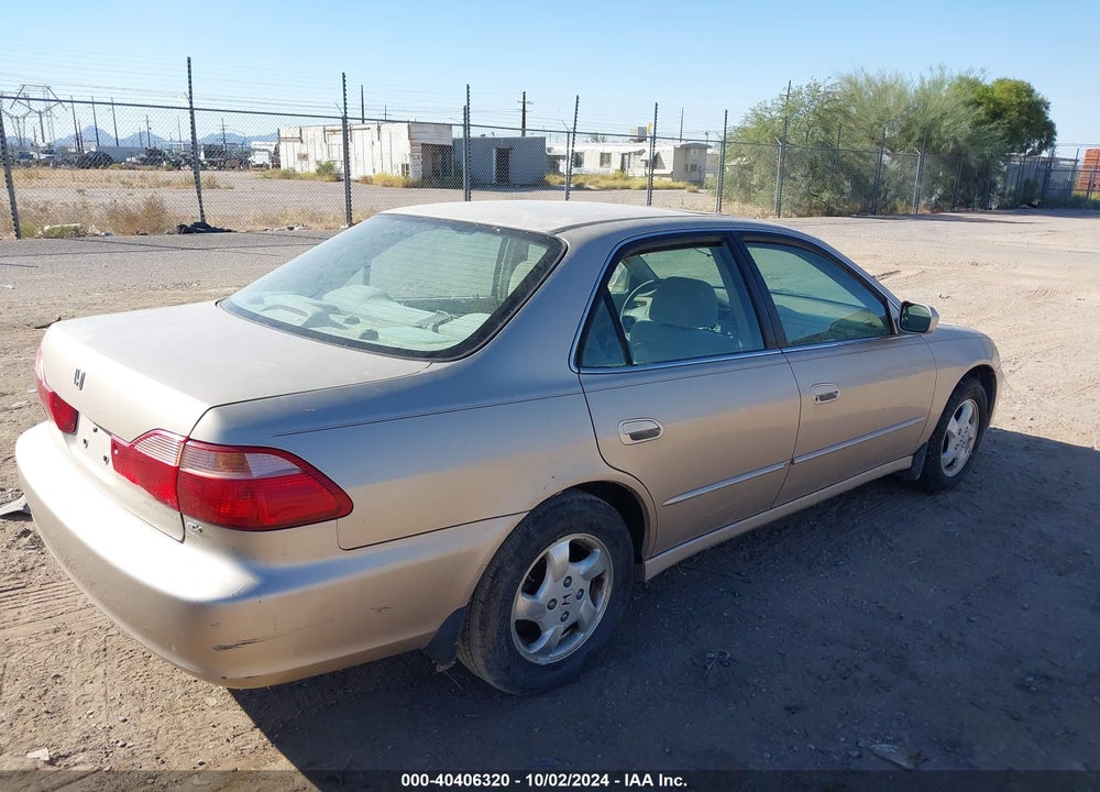 2000 HONDA ACCORD 2.3 EX VIN: 1HGCG5651YA082692