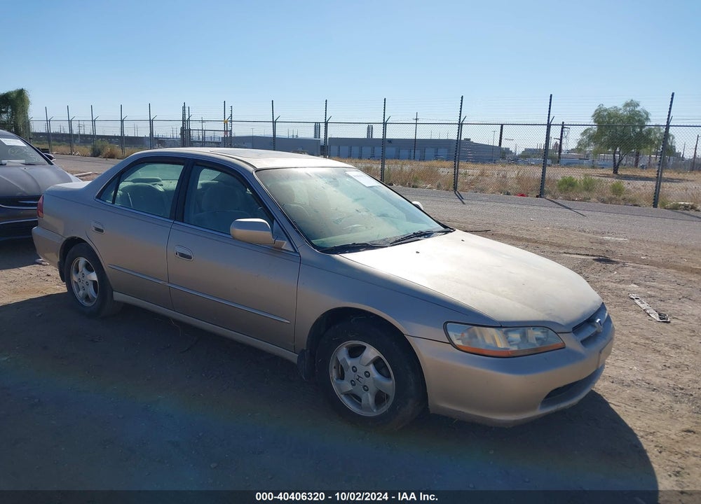 2000 HONDA ACCORD 2.3 EX VIN: 1HGCG5651YA082692