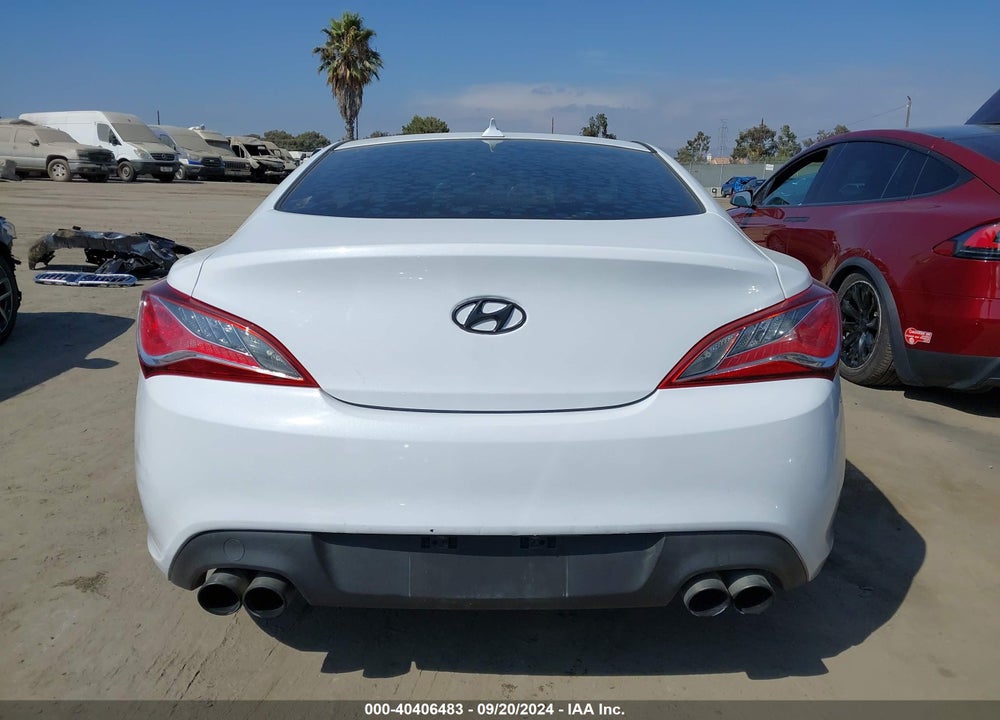 2016 HYUNDAI GENESIS 3.8 BASE VIN: KMHHT6KJ5GU131183