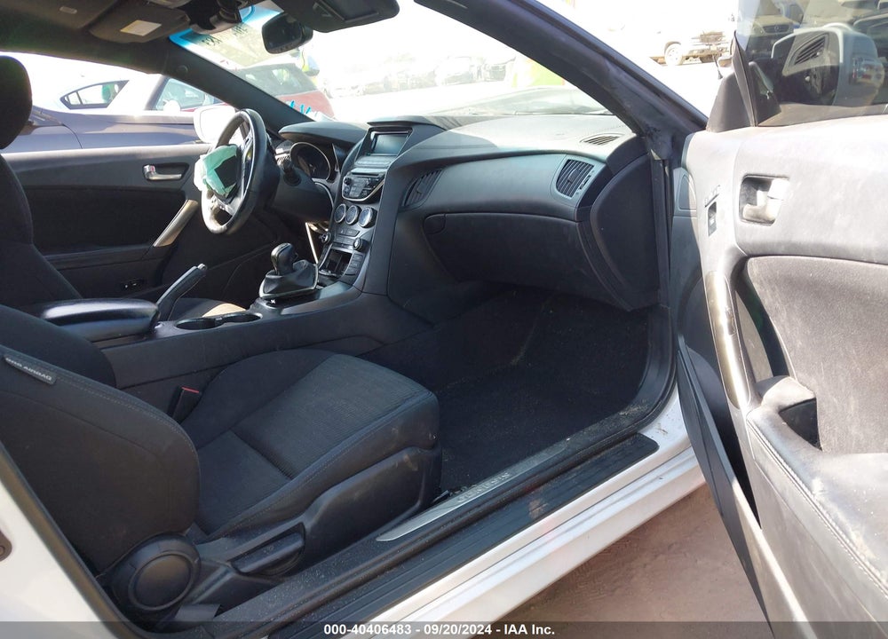 2016 HYUNDAI GENESIS 3.8 BASE VIN: KMHHT6KJ5GU131183