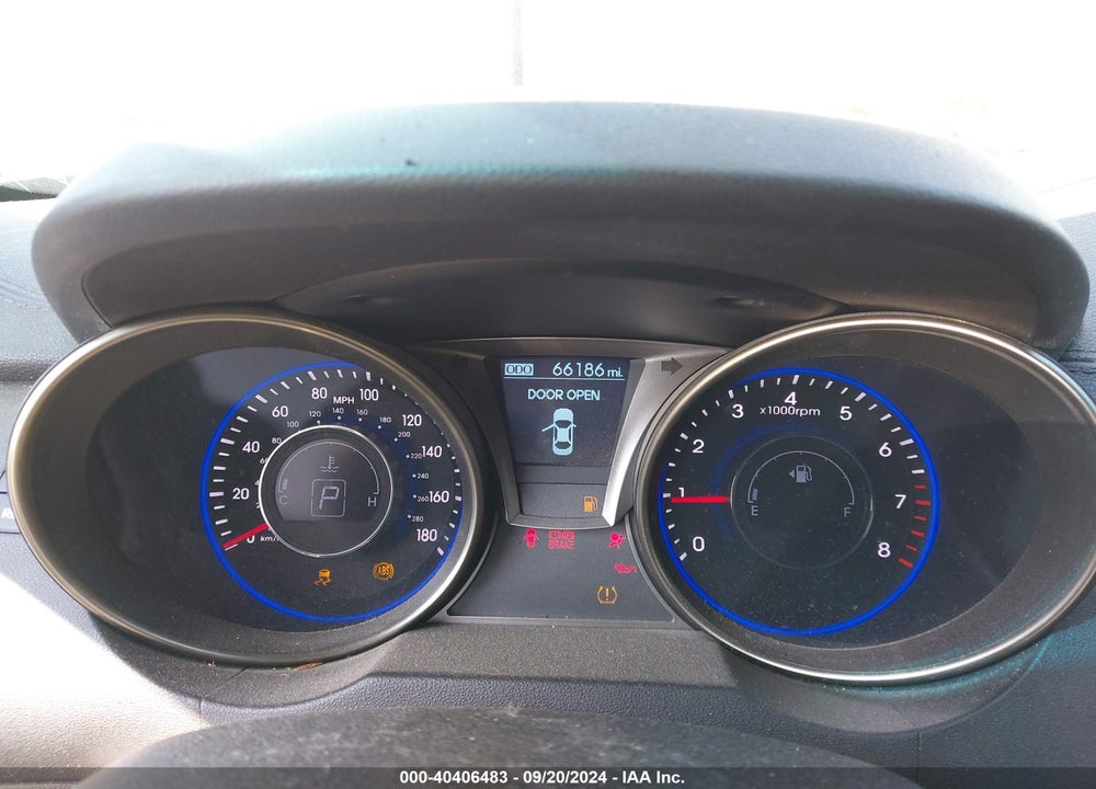 2016 HYUNDAI GENESIS 3.8 BASE VIN: KMHHT6KJ5GU131183