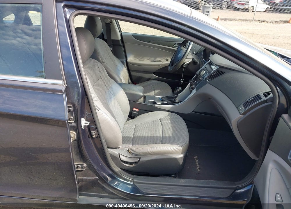 2011 HYUNDAI SONATA SE VIN: 5NPEC4AC2BH094028
