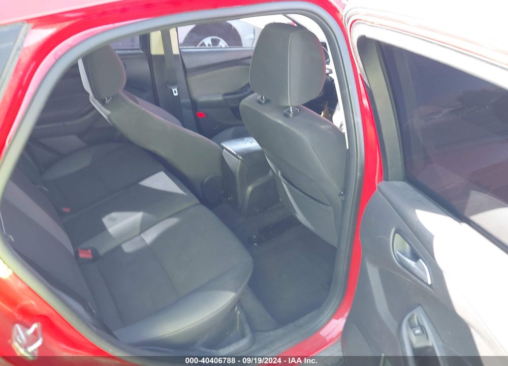 2014 FORD FOCUS SE VIN: 1FADP3K26EL265689