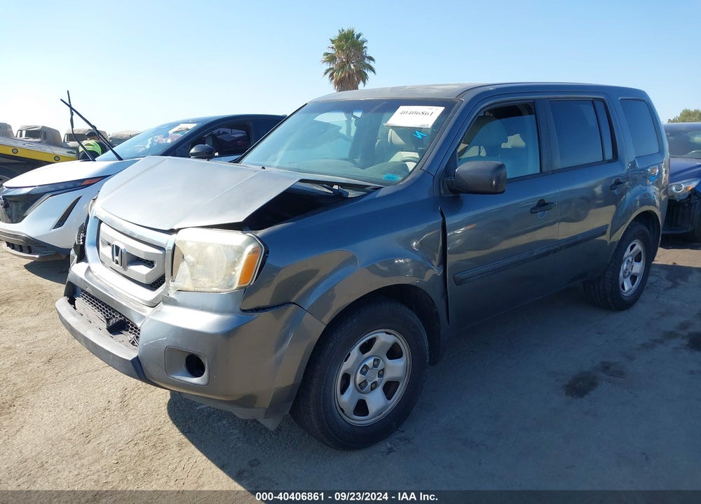 2011 HONDA PILOT LX VIN: 5FNYF3H27BB005063