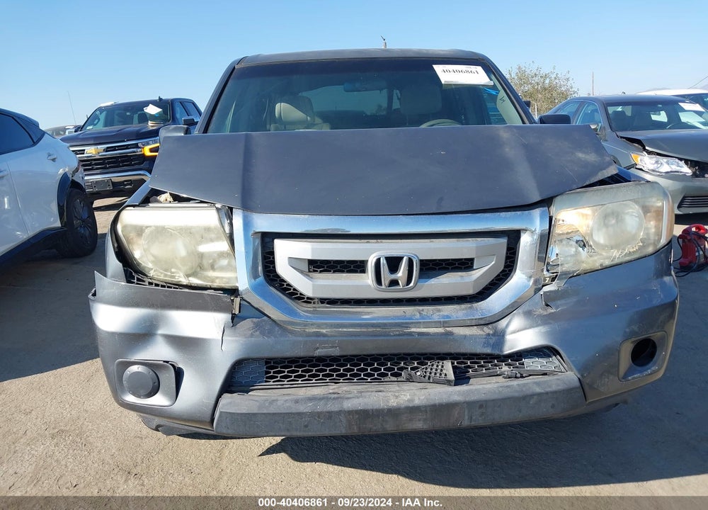 2011 HONDA PILOT LX VIN: 5FNYF3H27BB005063