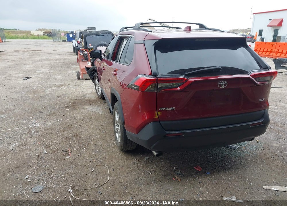 2020 TOYOTA RAV4 XLE VIN: 2T3W1RFV4LW095421