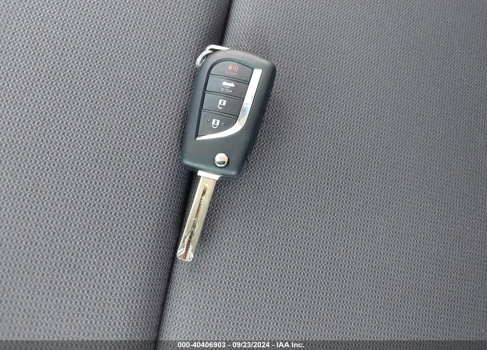 2024 TOYOTA COROLLA LE VIN: 5YFB4MDE0RP197815