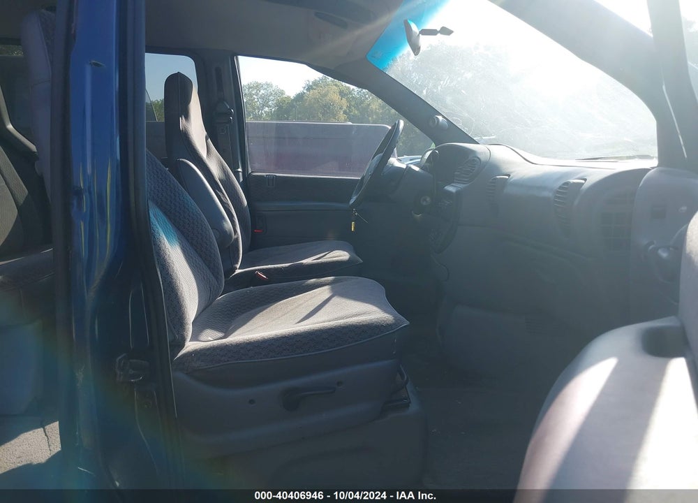 2000 CHRYSLER GRAND VOYAGER SE VIN: 2C4GJ44R4YR801852