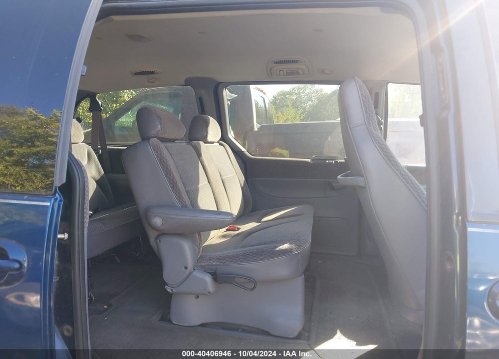 2000 CHRYSLER GRAND VOYAGER SE VIN: 2C4GJ44R4YR801852