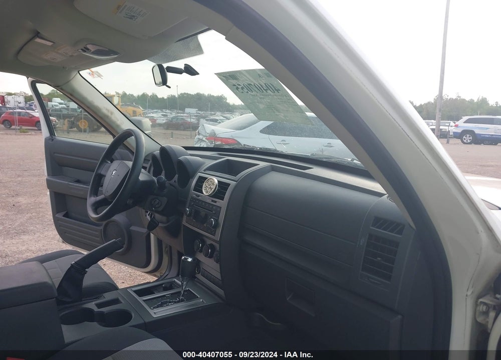 2008 DODGE NITRO SXT VIN: 1D8GU28K18W185271