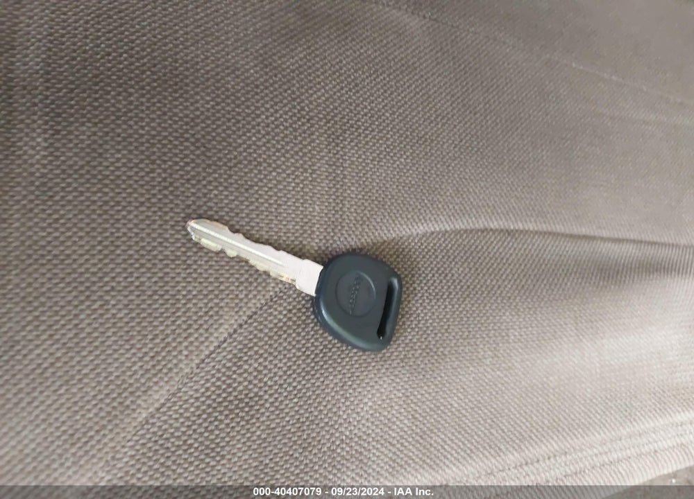 2004 CHEVROLET CLASSIC VIN: 1G1ND52F44M569031