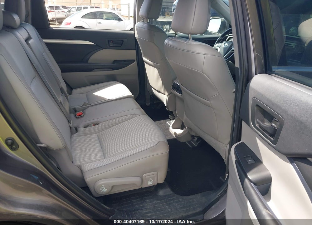 2019 TOYOTA HIGHLANDER LE PLUS VIN: 5TDZZRFH6KS314542