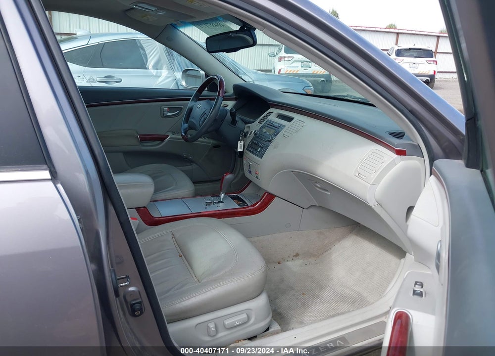 2007 HYUNDAI AZERA LIMITED/SE VIN: KMHFC46F27A226898