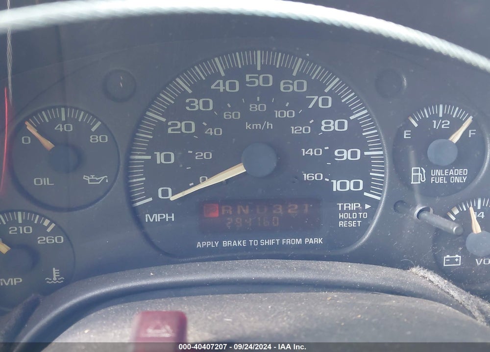 2002 CHEVROLET EXPRESS VIN: 1GCFG15W821200839
