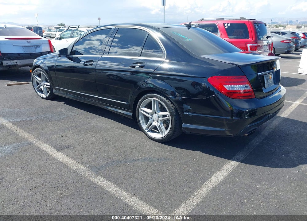 2013 MERCEDES-BENZ C 250 LUXURY/SPORT VIN: WDDGF4HB0DA763765