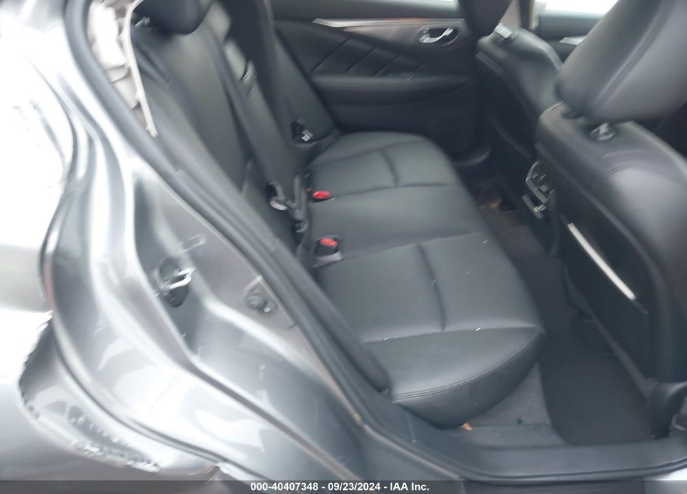 2017 INFINITI Q50 3.0T SIGNATURE EDITION VIN: JN1EV7APXHM744210