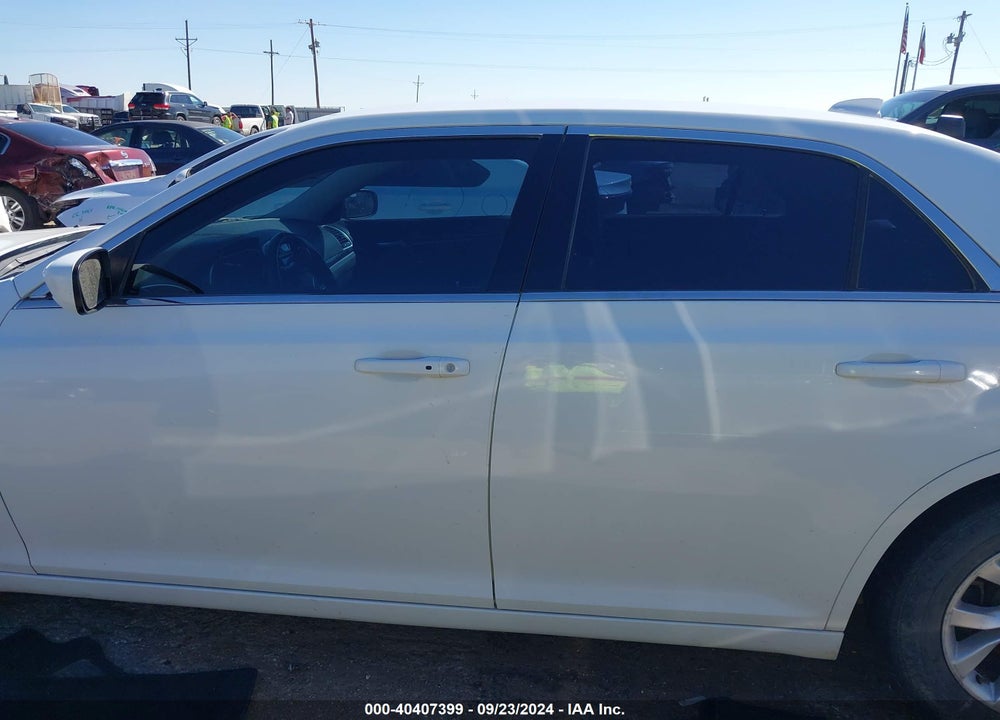 2015 CHRYSLER 300 LIMITED VIN: 2C3CCAAG6FH828617