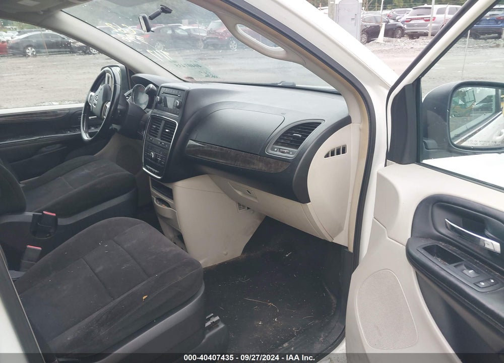 2011 DODGE GRAND CARAVAN CREW VIN: 2D4RN5DG1BR662338