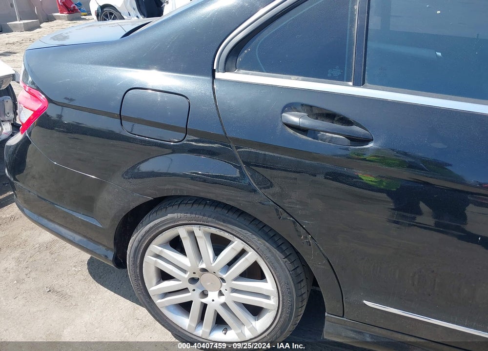 2009 MERCEDES-BENZ C 300 LUXURY/SPORT VIN: WDDGF54X09R069769