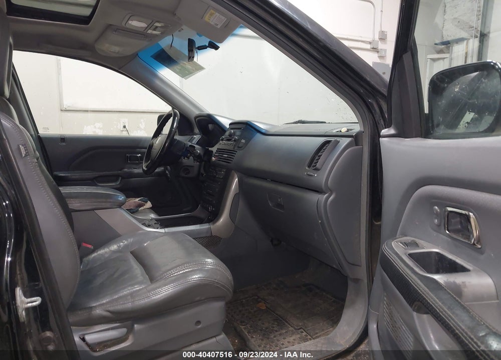 2005 HONDA PILOT EX-L VIN: 2HKYF18695H525472