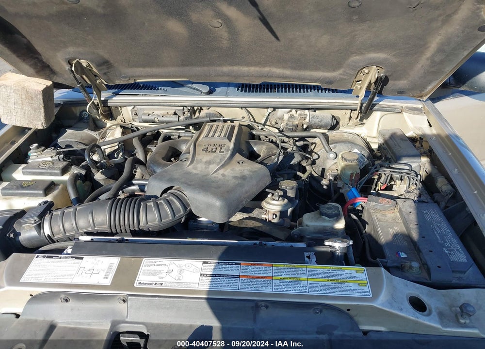 2000 FORD EXPLORER XLT VIN: 1FMDU73E3YZA03578