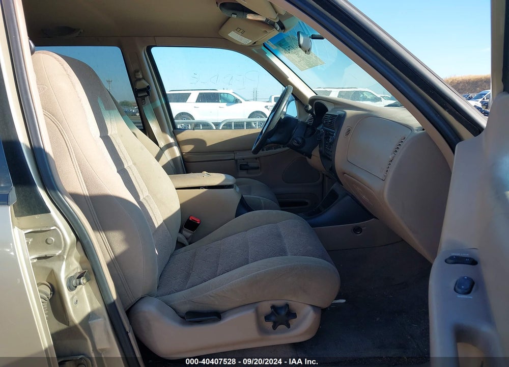 2000 FORD EXPLORER XLT VIN: 1FMDU73E3YZA03578