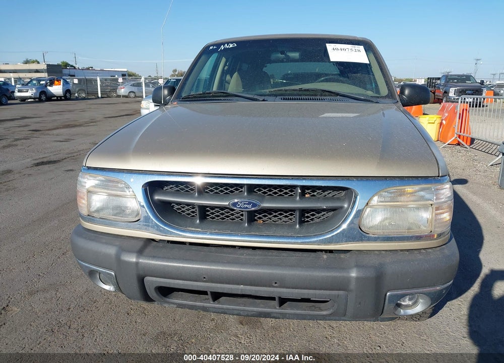 2000 FORD EXPLORER XLT VIN: 1FMDU73E3YZA03578