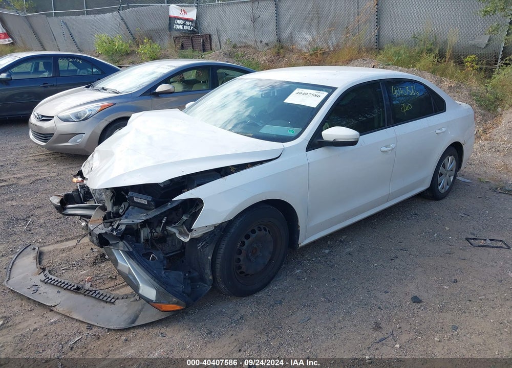 2013 VOLKSWAGEN PASSAT 2.5L S VIN: 1VWAH7A35DC131165