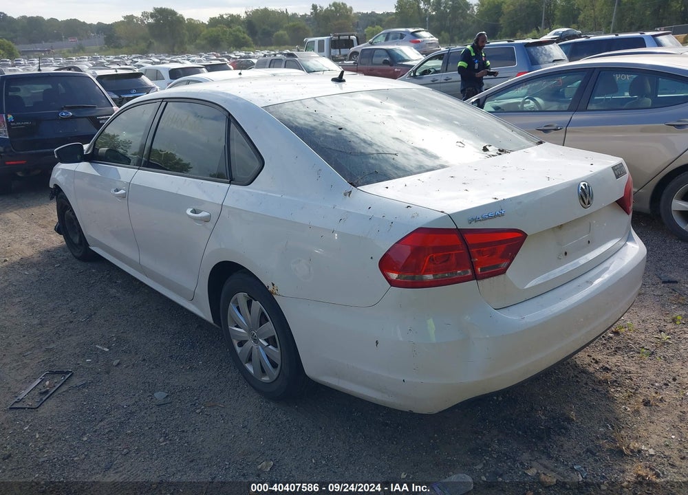 2013 VOLKSWAGEN PASSAT 2.5L S VIN: 1VWAH7A35DC131165